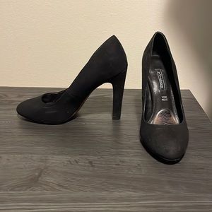 Gorgeous black heels